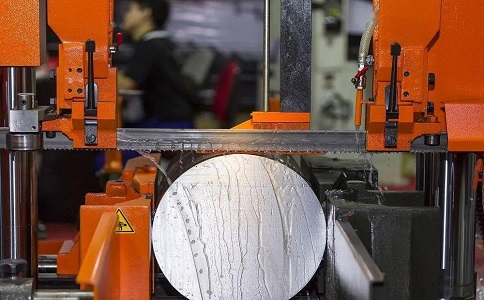 从江立式金属带锯床切削出现跑带故障解决方法！